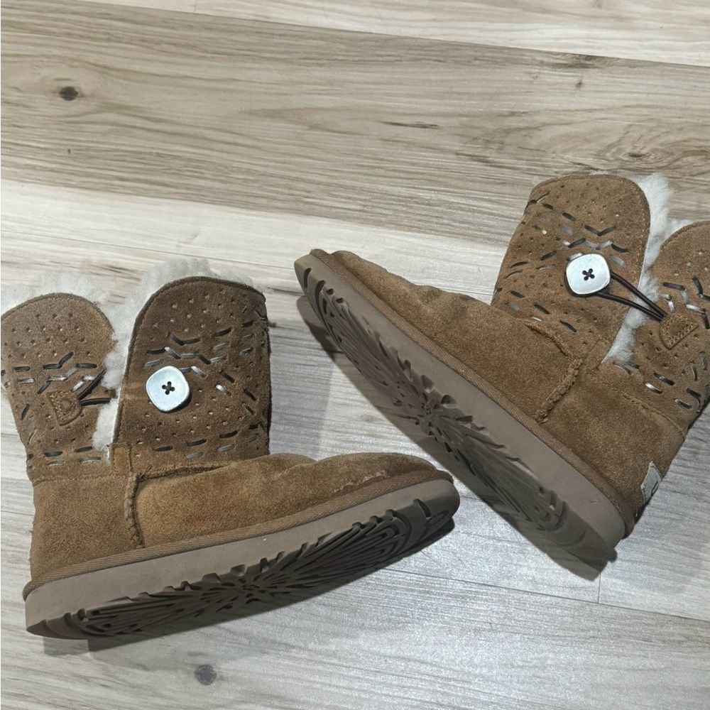 UGG Bailey Button Tehuano Classic Boots Girls 2